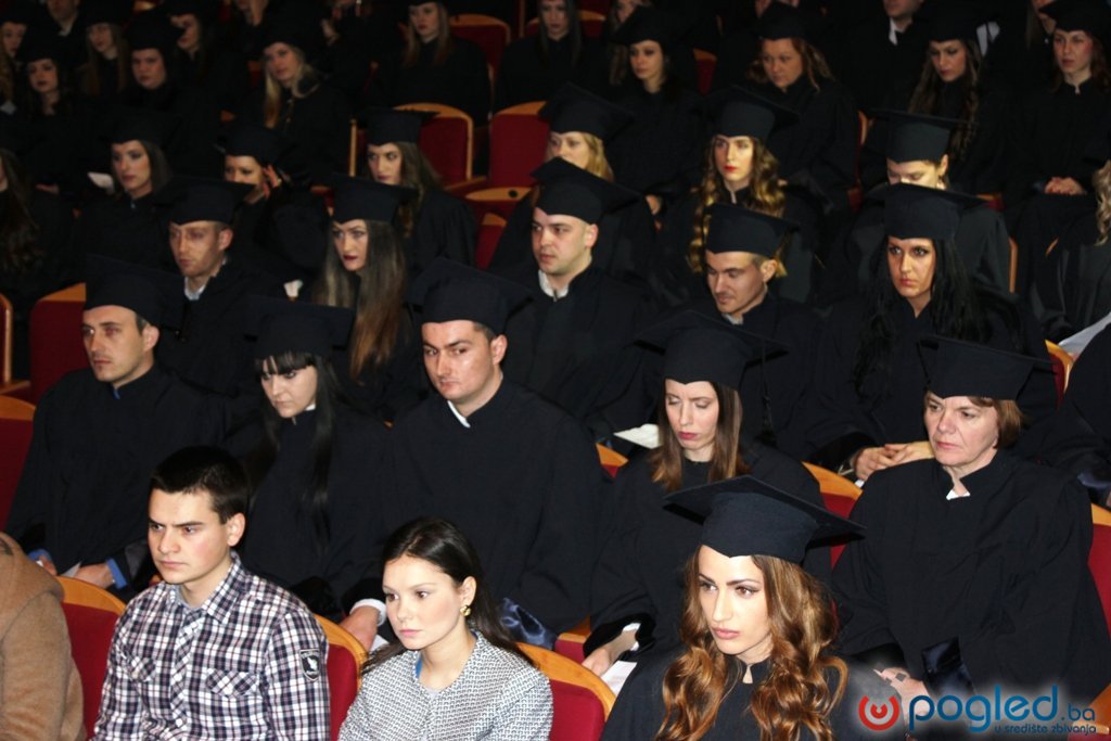 81879_foto_svecano_promoviran_381_diplomant_na_fpmoz_u_u_mostaru_9_1024_683_85_storagepogledwatemarkwtmrk.png_800_0_100_r_b_0_0_c1