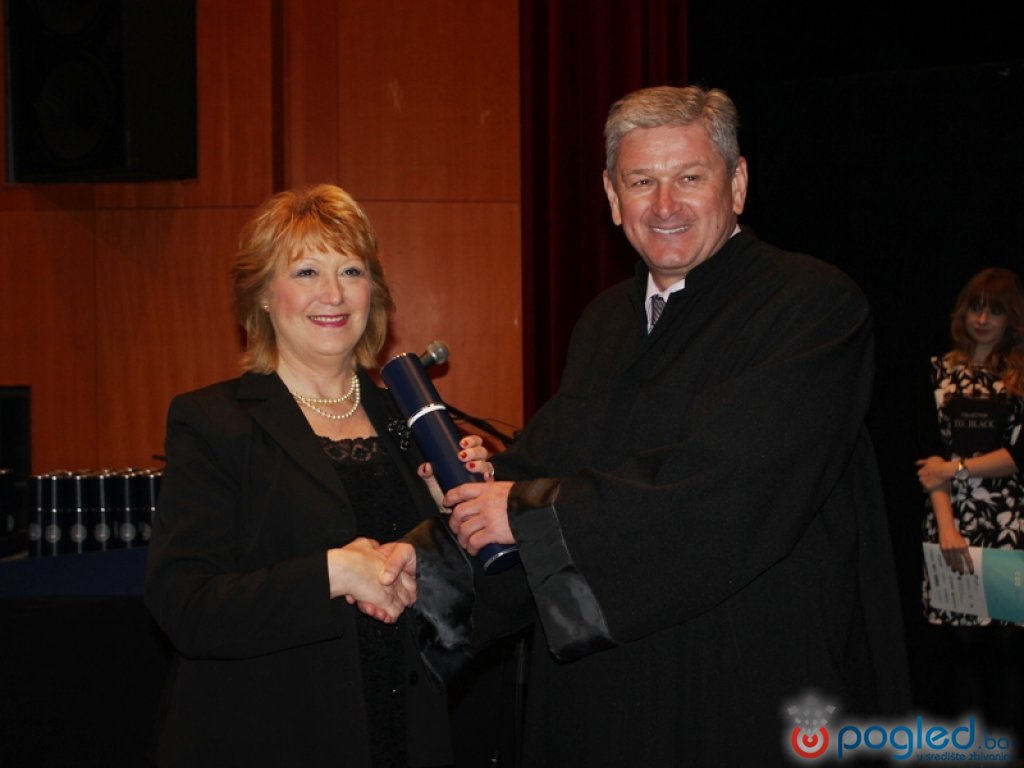 84458_foto_odrzana_promocija_diplomanata_fakulteta_zdravstvenih_studija_10_1024_768_85_storagepogledwatemarkwtmrk.png_800_0_100_r_b_0_0_c1