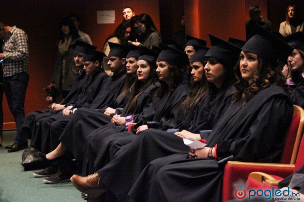 84458_foto_odrzana_promocija_diplomanata_fakulteta_zdravstvenih_studija_12_1024_682_85_storagepogledwatemarkwtmrk.png_800_0_100_r_b_0_0_c1