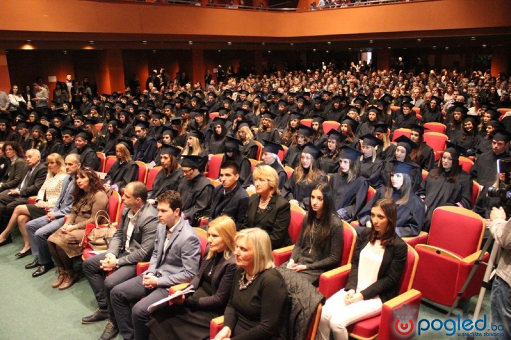84458_foto_odrzana_promocija_diplomanata_fakulteta_zdravstvenih_studija_17_1024_682_85_storagepogledwatemarkwtmrk.png_800_0_100_r_b_0_0_c1