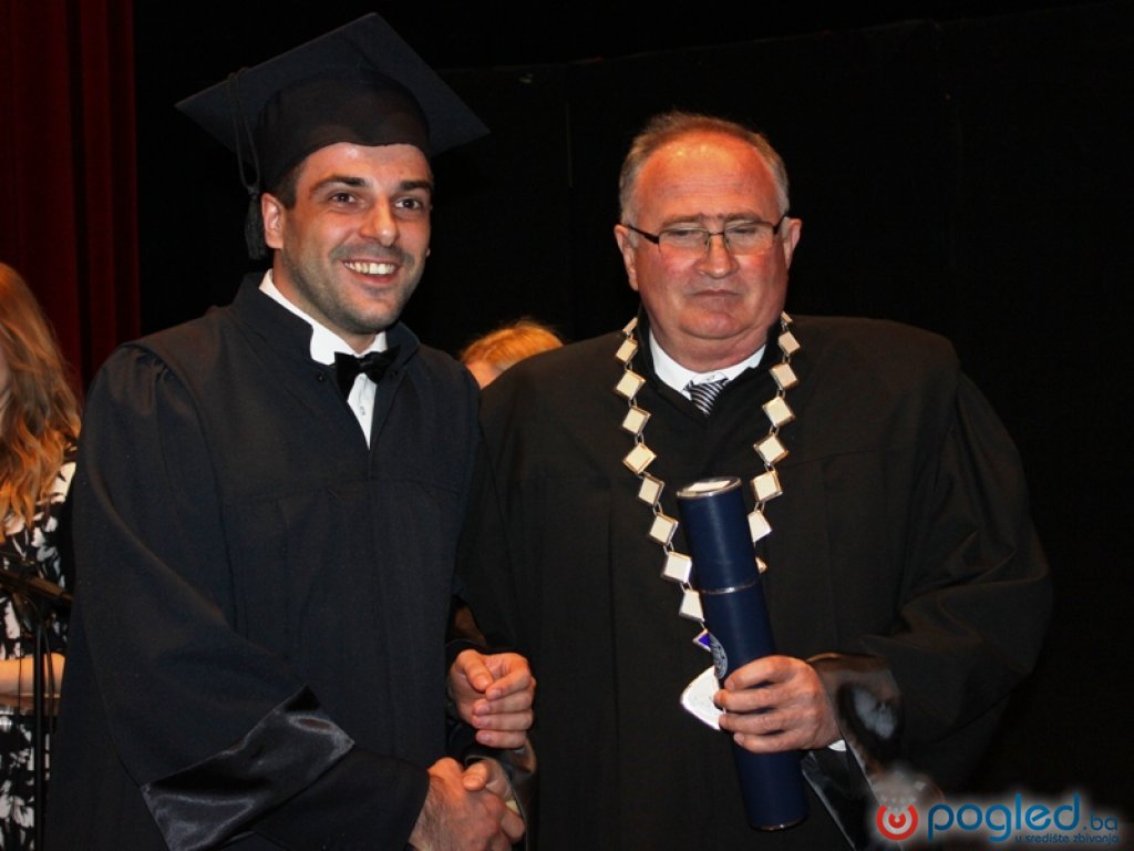 84458_foto_odrzana_promocija_diplomanata_fakulteta_zdravstvenih_studija_6_1024_768_85_storagepogledwatemarkwtmrk.png_800_0_100_r_b_0_0_c1