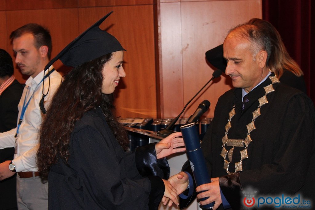 97566_foto_fpmoz_svecano_promovirao_296_diplomanata_10_1024_683_85_storagepogledwatemarkwtmrk-png_800_0_100_r_b_0_0_c1