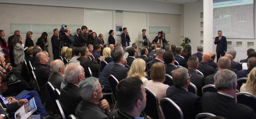 98532_foto_potpisani_ugovori_za_programe_i_projekte_hrvata_u_bosni_i_hercegovini_3_1024_475_85_c1
