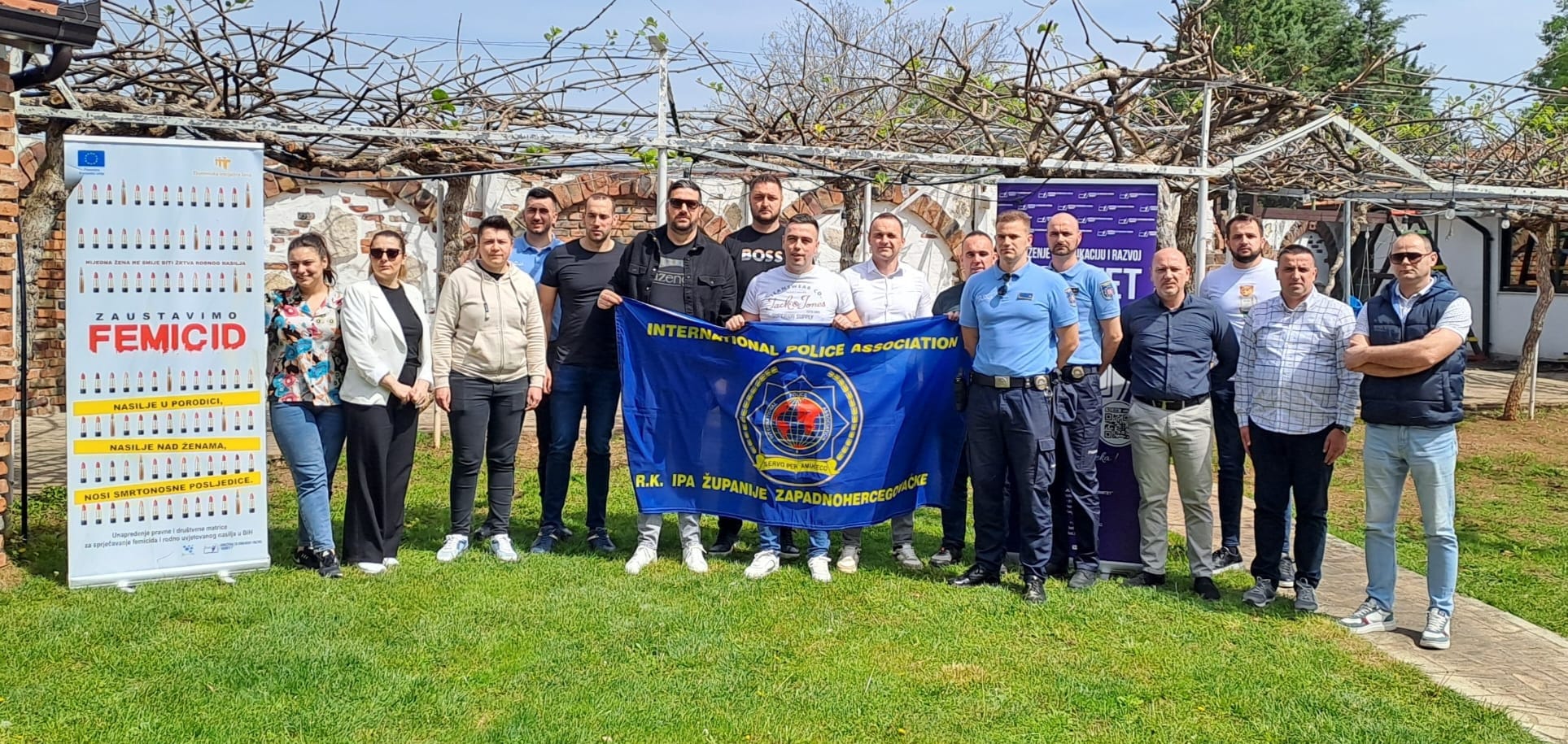 “ZAUSTAVIMO FEMICID” U Grudama održan trening za policijske službenike ŽZH “ZAUSTAVIMO FEMICID” U Grudama održan trening za policijske službenike ŽZH