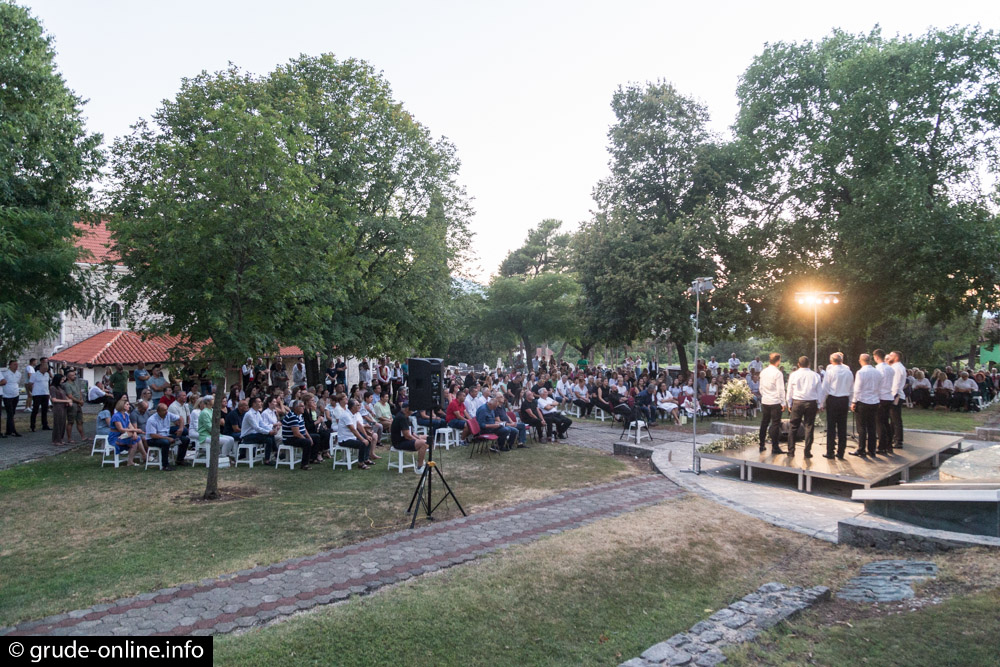 FOTO: 20 godina klape Bratovština proslavljeno uz veličanstven susret klapa